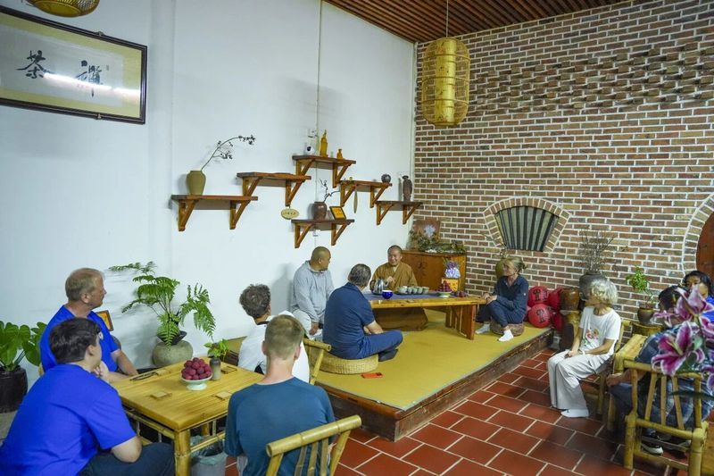一场跨越国界的茶约 | 瑞典国际友人体验功夫禅茶 共悟“禅茶一味”